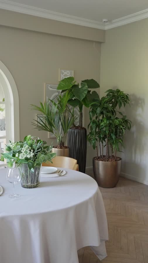 Кашпо TREEZ Effectory - Metal - Высокий конус Giant - Тёмное матовое золото фото